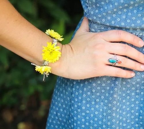 beautiful Macrame Flower Bracelet Free Patterns