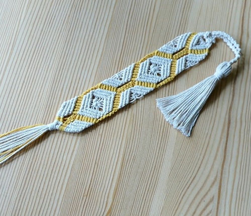 TWO COLOUR MACRAME 🔖 BOOKMARK PATTERN TUTORIAL